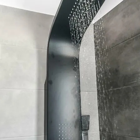 Lux 'n Comfort Apartment *